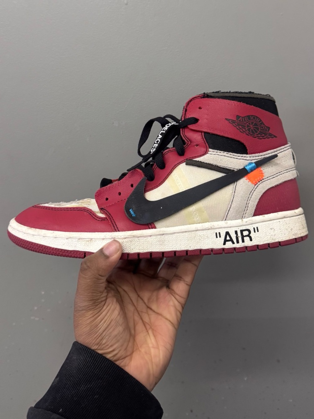 Nike Air Jordan 1 Retro High OG Chicago Off-White Red White Mens 9.5 Sneakers